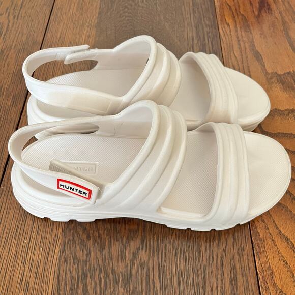 Hunter Bloom White Foam Sandals with Logo Accent: Size Women's 10 - Picture 5 of 7